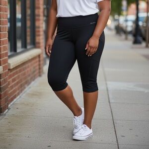 Eddie Bauer Women's Black Capris